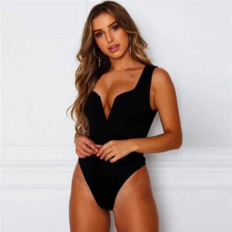 Body z dekoltem typu V